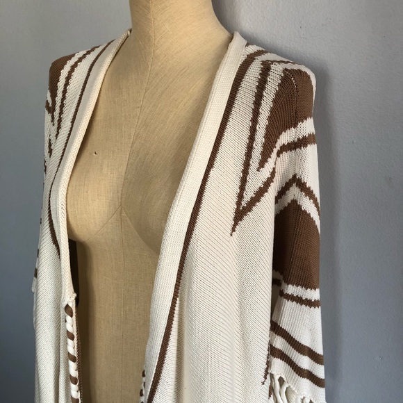 Haute Hippie | Oversized Knit Poncho - Picture 3 of 7